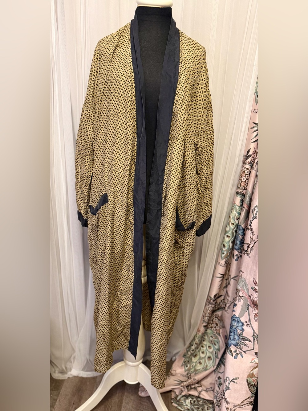 Vintage Westlake 100% Silk Robe One Size Black Gold Long Duster Kimono